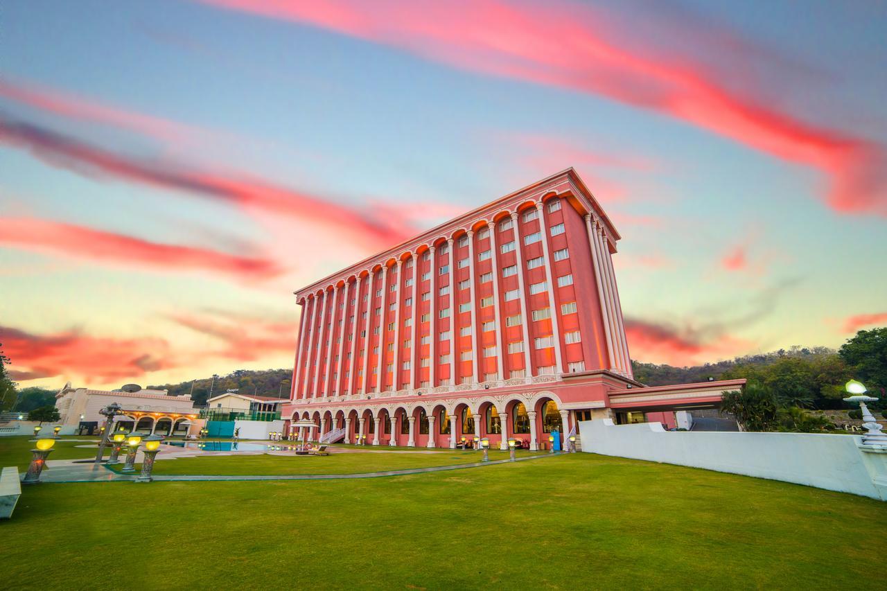 Ramoji Film City- Sitara Luxury Hotel Pedda Ambarpet Экстерьер фото